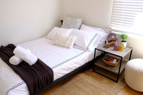 White House - Accommodation Rockhampton 17
