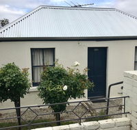 Omaroo House - panoramic water views - Accommodation Rockhampton