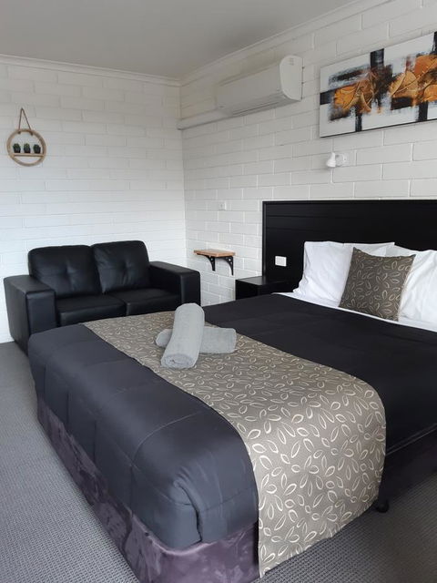 Anchor Wheel Motel - Accommodation Rockhampton 0