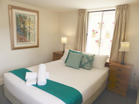 338 On Murray - Accommodation Rockhampton 6