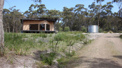 BAY OF FIRES ECO HUT Off Grid Experience At Binalong Bay - Accommodation Rockhampton 20