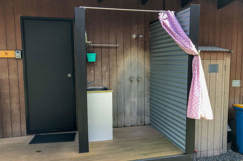 BAY OF FIRES ECO HUT Off Grid Experience At Binalong Bay - Accommodation Rockhampton 17