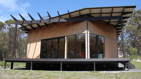 BAY OF FIRES ECO HUT Off Grid Experience At Binalong Bay - Accommodation Rockhampton 21