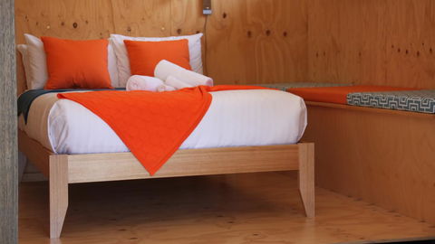 BAY OF FIRES ECO HUT Off Grid Experience At Binalong Bay - Accommodation Rockhampton 3