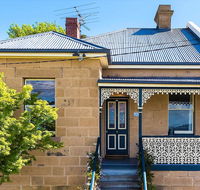 WEST NEST  Classic 3BR Hobart Terrace BEST Location View Close to City - Accommodation Rockhampton