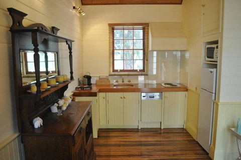 The Mill House Cottage - Accommodation Rockhampton 8