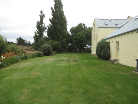 The Mill House Cottage - Accommodation Rockhampton 3
