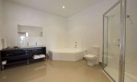 Ikon Hotel - Accommodation Rockhampton 2
