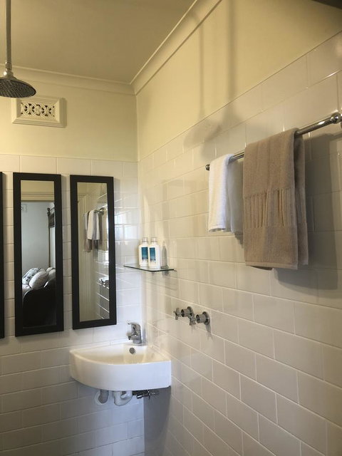 The Port Masters Lodgings - Accommodation Rockhampton 9
