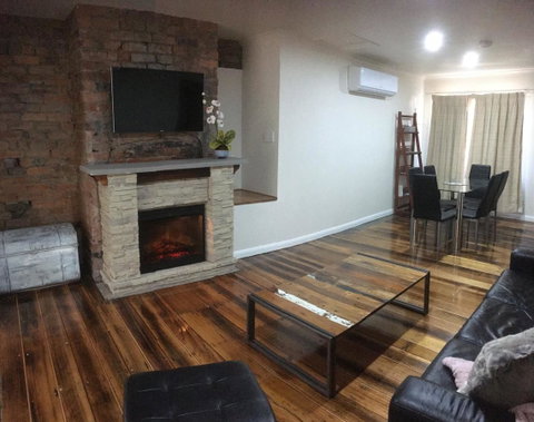 3ree- Spacious & Charming Apartment - Accommodation Rockhampton 12