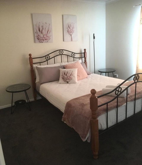 3ree- Spacious & Charming Apartment - Accommodation Rockhampton 14