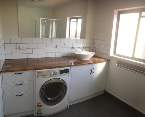 3ree- Spacious & Charming Apartment - Accommodation Rockhampton 9