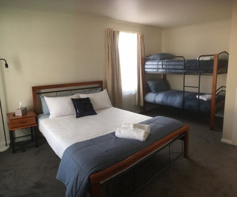 3ree- Spacious & Charming Apartment - Accommodation Rockhampton 2