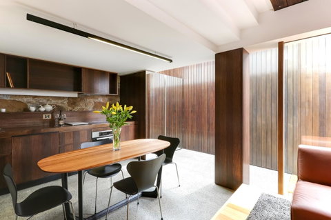 Stone Flower - Accommodation Rockhampton 2