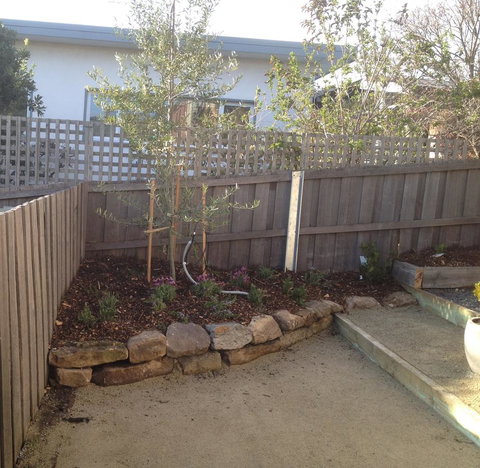 Stone Flower - Accommodation Rockhampton 11
