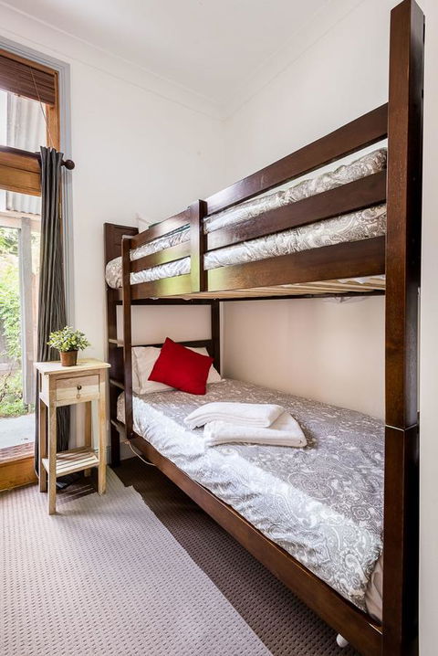 Avalon House - Accommodation Rockhampton 15
