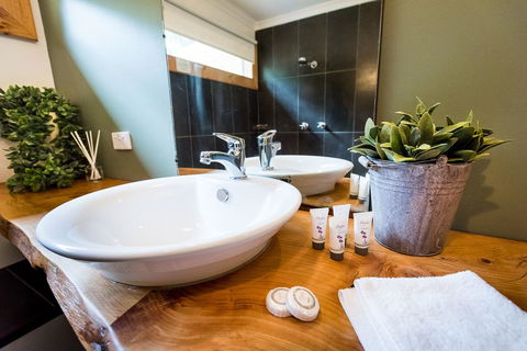 Avalon House - Accommodation Rockhampton 10