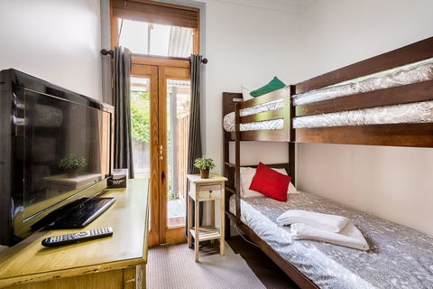 Avalon House - Accommodation Rockhampton 17