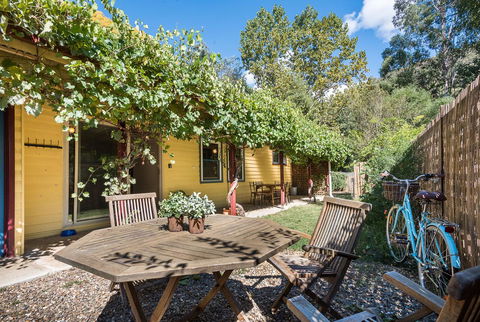Avalon House - Accommodation Rockhampton 6