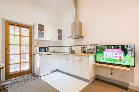 Avalon House - Accommodation Rockhampton 31