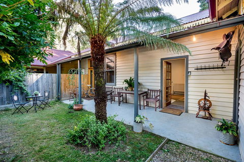 Avalon House - Accommodation Rockhampton 22
