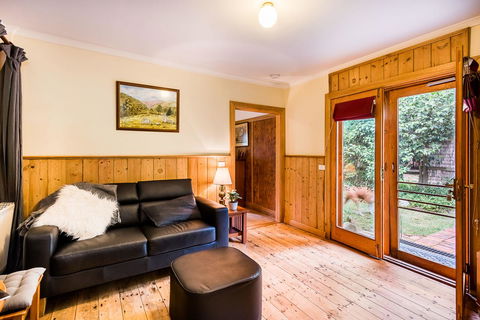 Avalon House - Accommodation Rockhampton 8