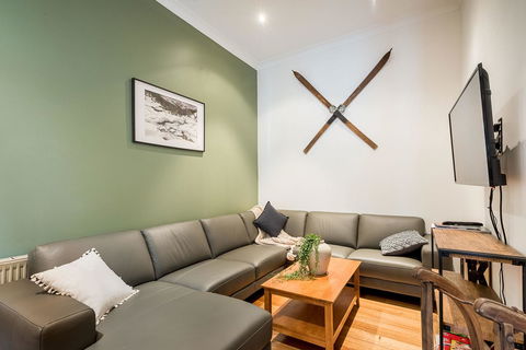 Avalon House - Accommodation Rockhampton 4