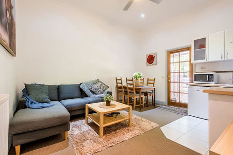 Avalon House - Accommodation Rockhampton 18