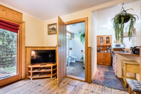 Avalon House - Accommodation Rockhampton 42