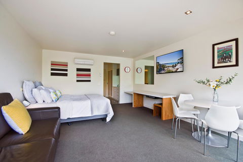 Lorne Bay View Motel - Accommodation Rockhampton 24