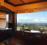 A Cottage with a View at Tudor Ridge - Accommodation Rockhampton