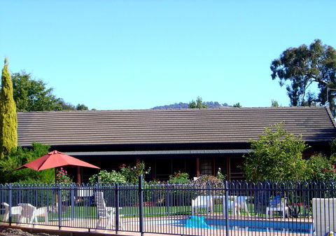 Greenvale Holiday Units - Accommodation Rockhampton 16