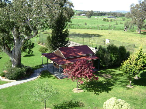 Greenvale Holiday Units - Accommodation Rockhampton 11