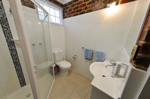 Greenvale Holiday Units - Accommodation Rockhampton 5