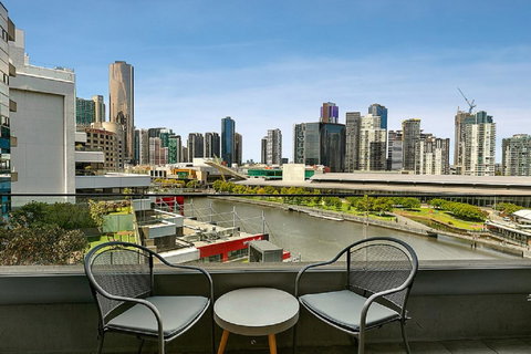 Melbourne Holiday Apartments Flinders Wharf - Accommodation Rockhampton 2