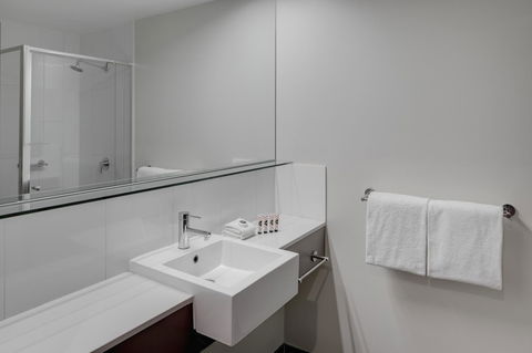 Travelodge Hotel Melbourne Docklands - Accommodation Rockhampton 14