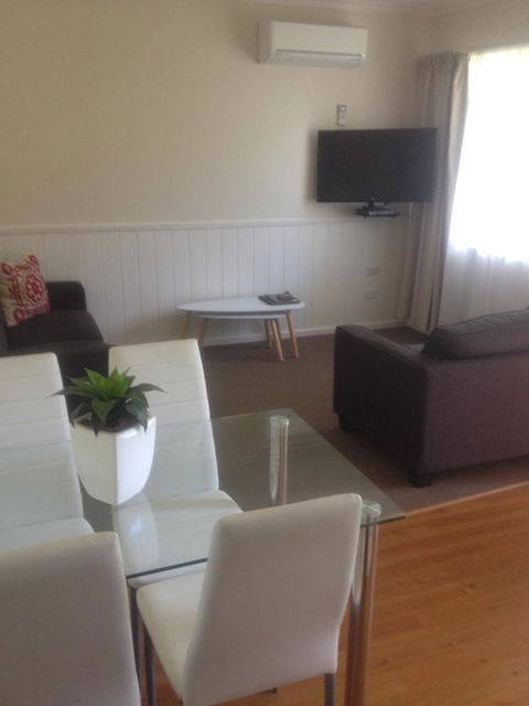 Viewhill Holiday Units - Accommodation Rockhampton 10