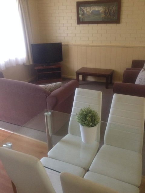 Viewhill Holiday Units - Accommodation Rockhampton 3