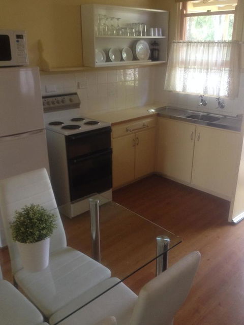 Viewhill Holiday Units - Accommodation Rockhampton 6