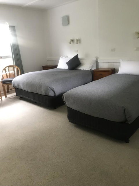 Gipsy Point Lodge & Cottages - Accommodation Rockhampton 5