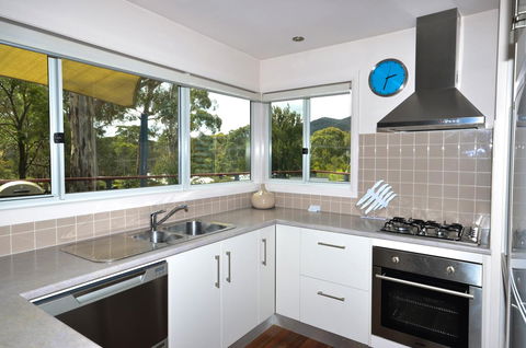 Blue Ridge Retreat - Accommodation Rockhampton 8