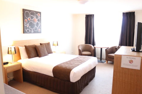 Bairnsdale International - Accommodation Rockhampton 3