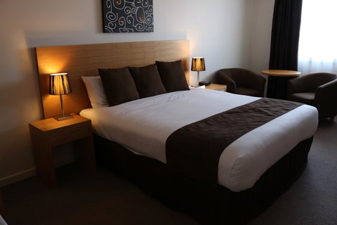 Bairnsdale International - Accommodation Rockhampton 11