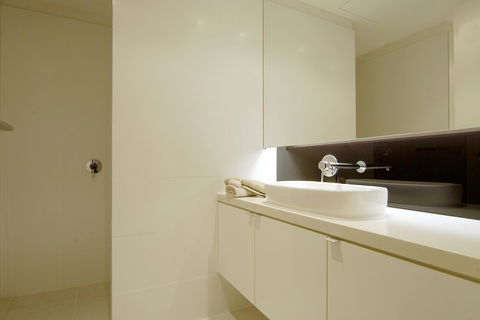 C-Scape Water Front Apartment - Accommodation Rockhampton 8