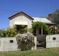Miss Pym's Cottage - Accommodation Rockhampton