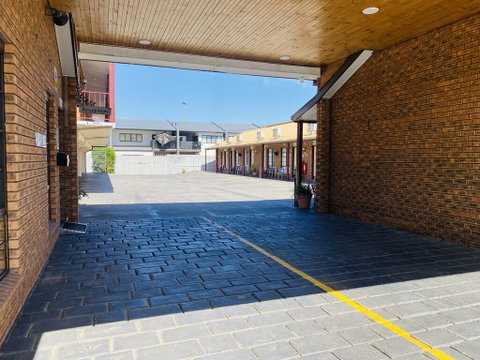 The Cottage Motor Inn Albury - Accommodation Rockhampton 1