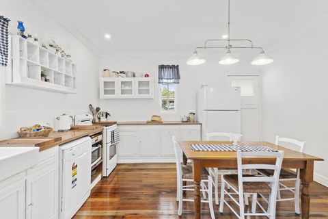 The Cottage On Lamington - Accommodation Rockhampton 0