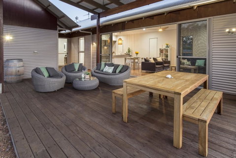 The Deck - Accommodation Rockhampton 2