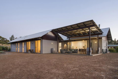 The Deck - Accommodation Rockhampton 3