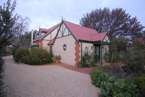 The Dove Cote - Accommodation Rockhampton 0